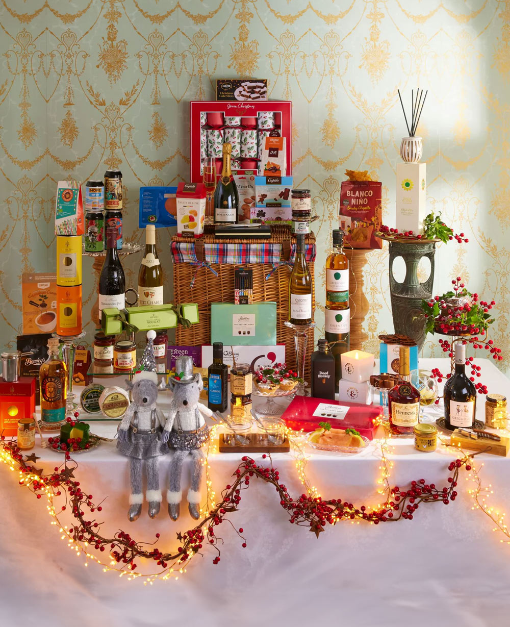 12 Days Of Christmas Luxury Gift Basket<br/>(Corporate Gifts) 12 Days Of Christmas Luxury Gift Basket<br/>(Corporate Gifts)